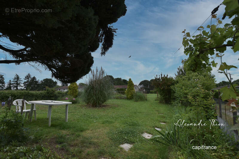 Maison à DOMPIERRE-SUR-VEYLE