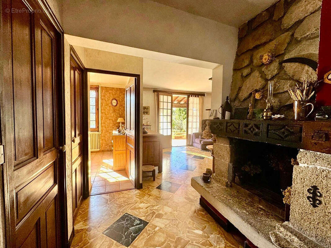 Maison à L'ISLE-SUR-LA-SORGUE