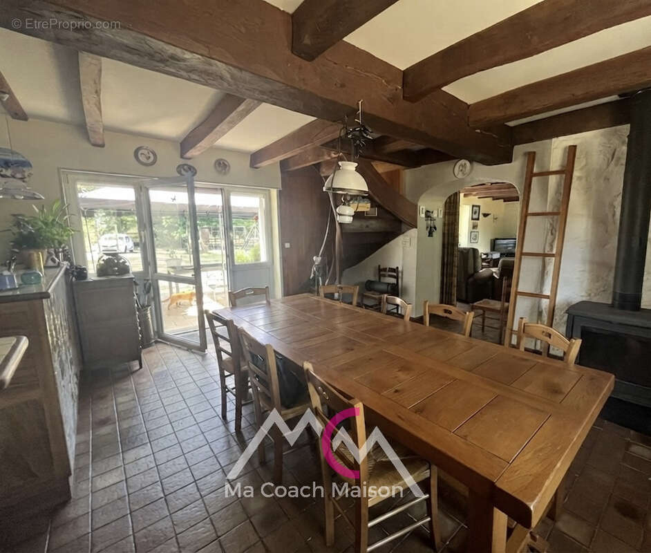 PONTCHATEAU en village, maison avec beaux volumes - photo 4