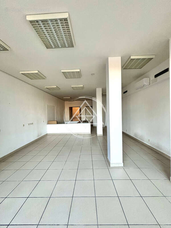 Commerce à BOURG-DE-PEAGE