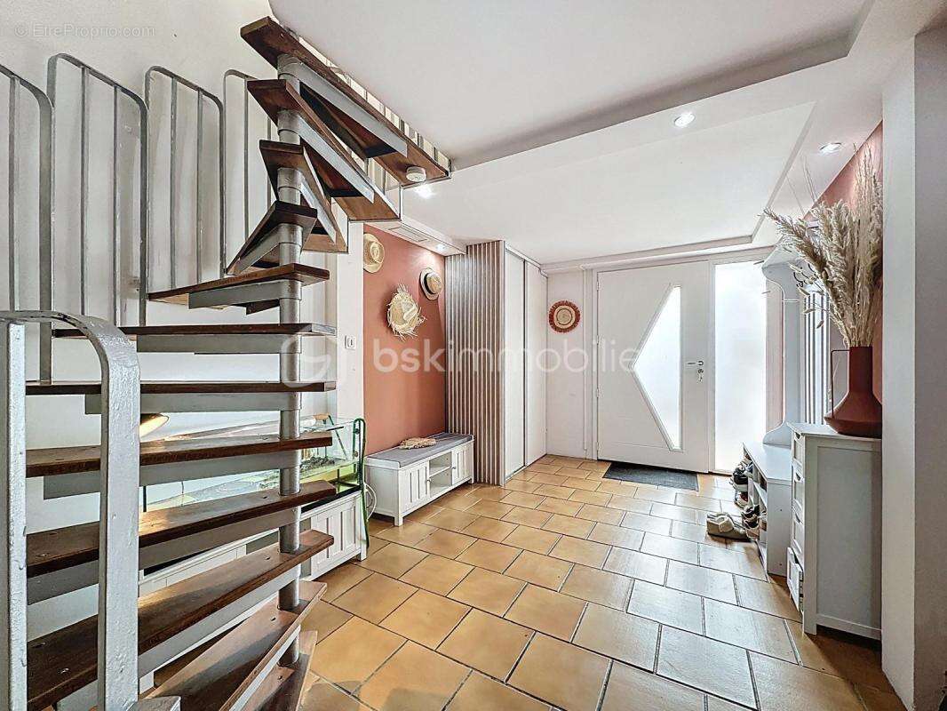 Maison à COURCOURONNES