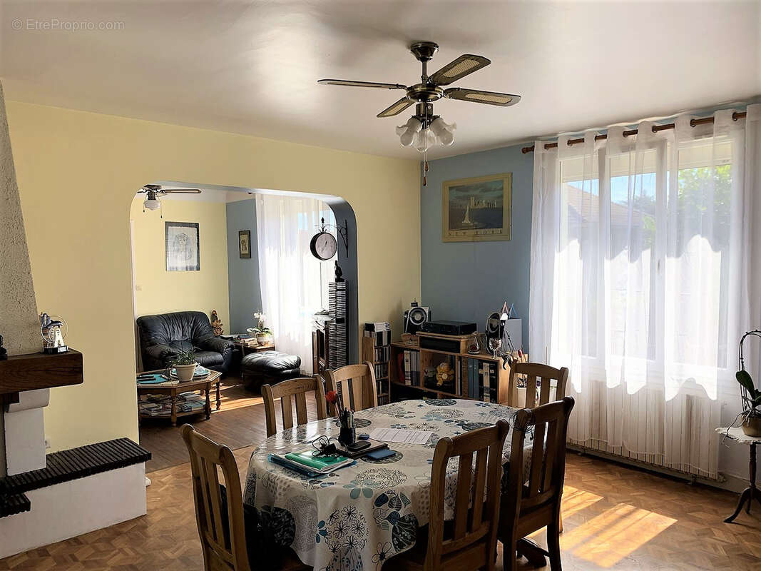 Maison à TERRASSON-LAVILLEDIEU