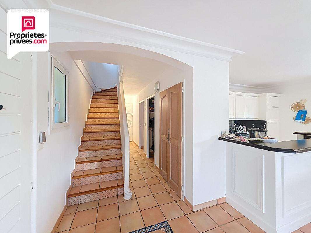 Maison à SAINT-CEZAIRE-SUR-SIAGNE