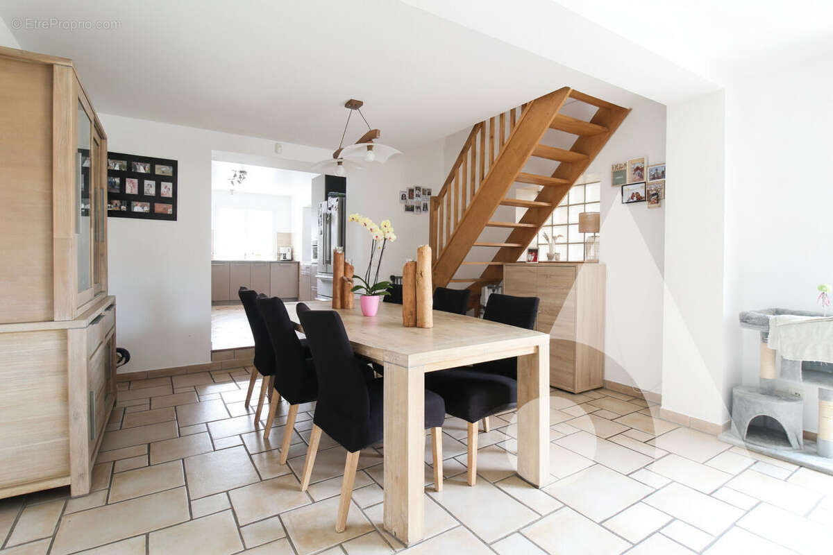 Maison secteur Estrées Saint Denis 7 pièce(s) 137 m2 - photo 4
