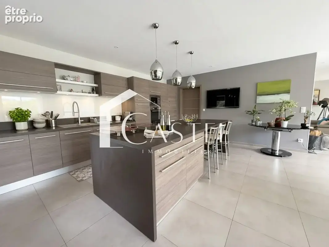 Superbe villa contemporaine de 240 m2   6 chambres, grande piscine et terrasse couvertes - photo 9