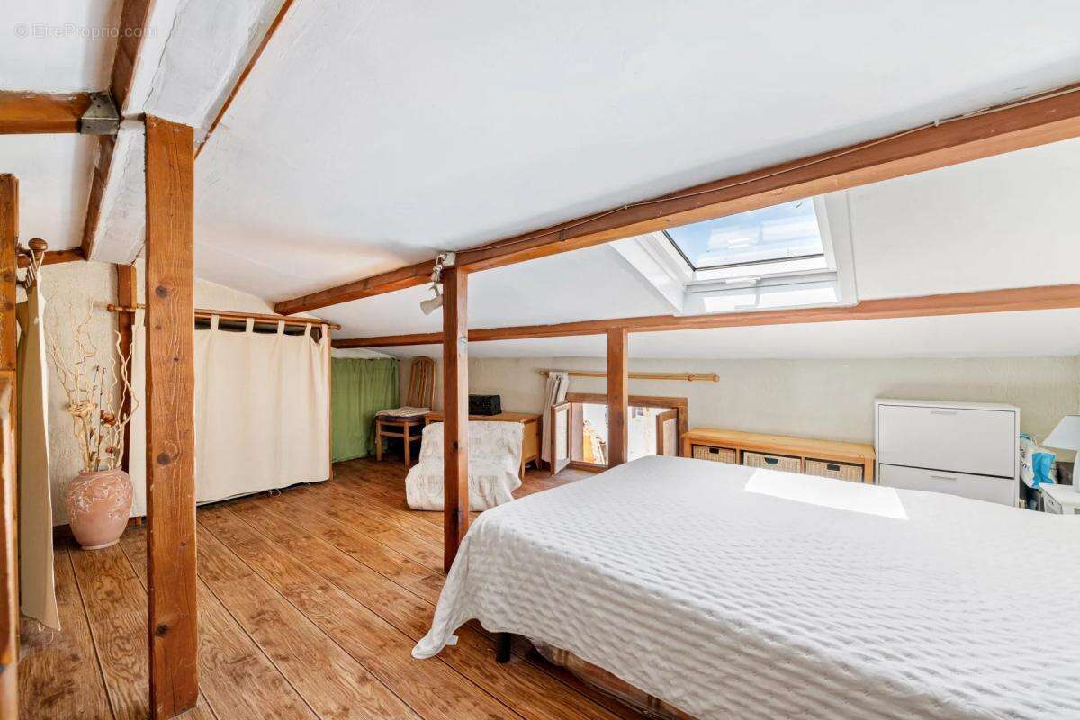 Appartement à CHATEAUNEUF-GRASSE