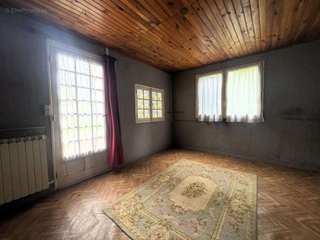 Maison à DAMPIERRE-SOUS-BOUHY