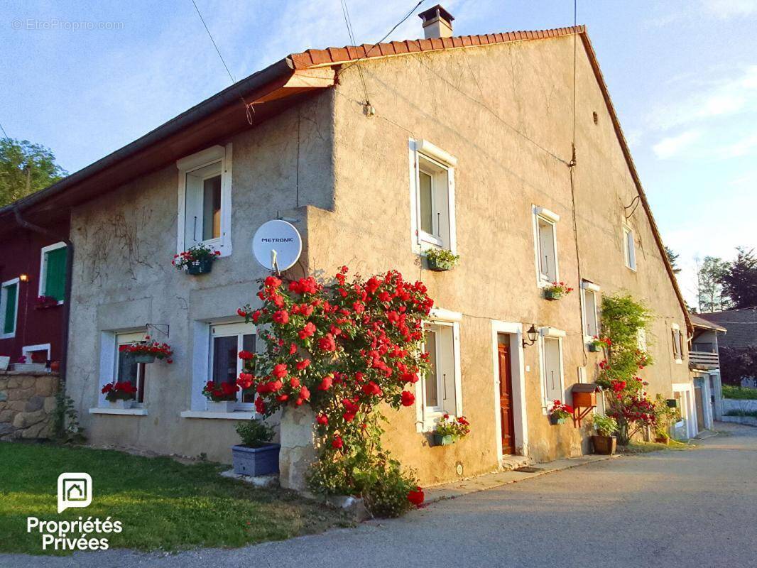 Maison à BELLEGARDE-SUR-VALSERINE