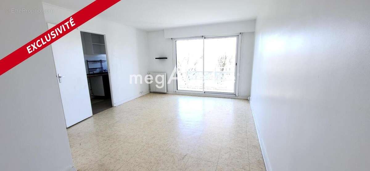 Appartement à COMBS-LA-VILLE