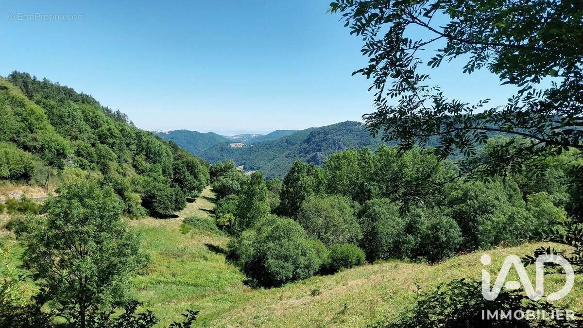 Maison 220 m² à Besse-Et-Saint-Anastaise  - photo 4