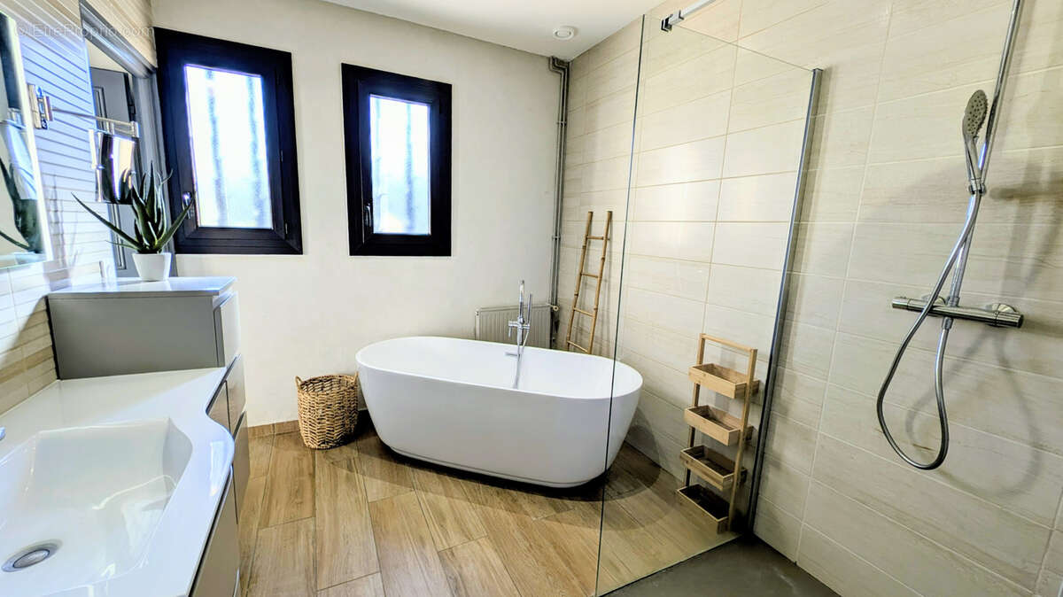 Maison à MONTESQUIEU-DES-ALBERES