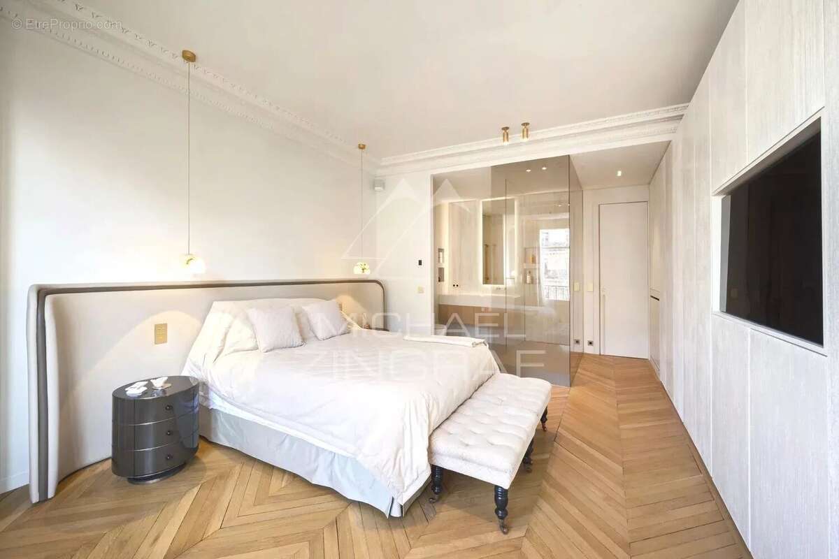 Appartement à PARIS-7E