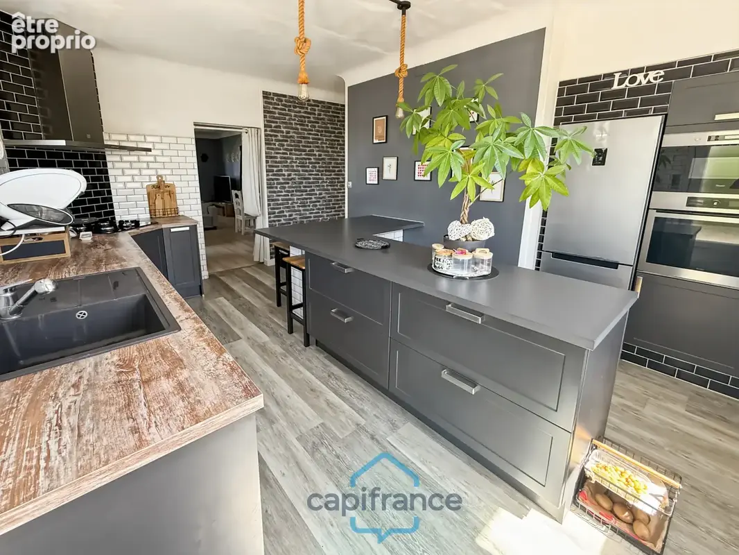 Dpt Gers (32), à vendre RISCLE très belle maison T8 de 220 m² habitables + grand garage et dépendances sur 875 m² de terrain, au - photo 26