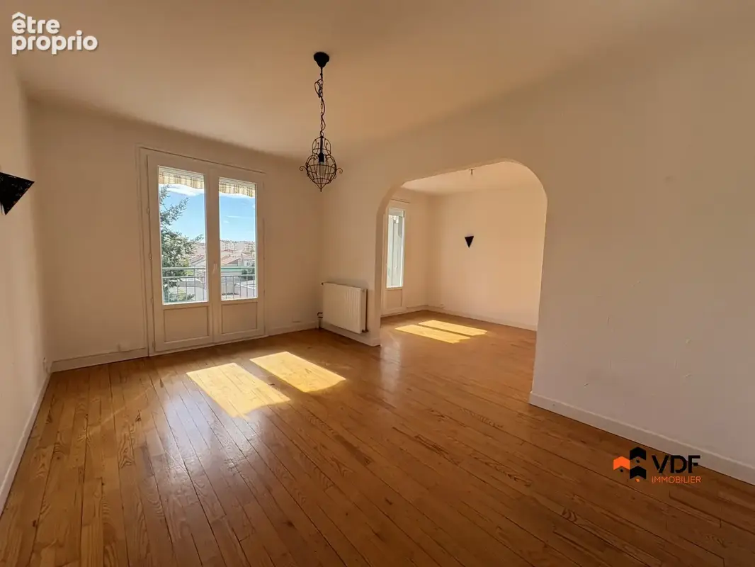 Appartement 3 pièces 71 m² à vendre à Roanne (42300) - photo 2