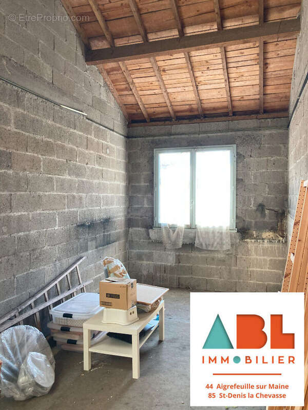 Maison à AIGREFEUILLE-SUR-MAINE