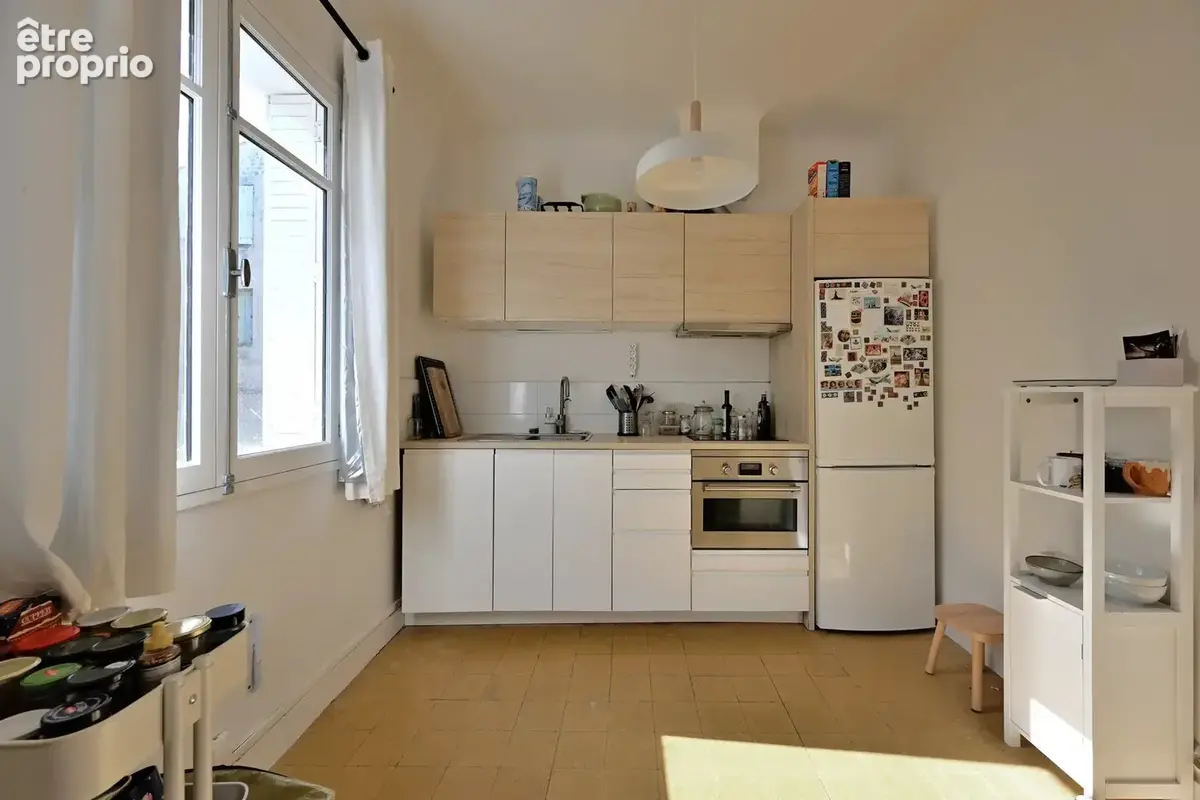 Exclusivité – Rare en centre historique : maison de ville/appartement avec patio! - photo 2