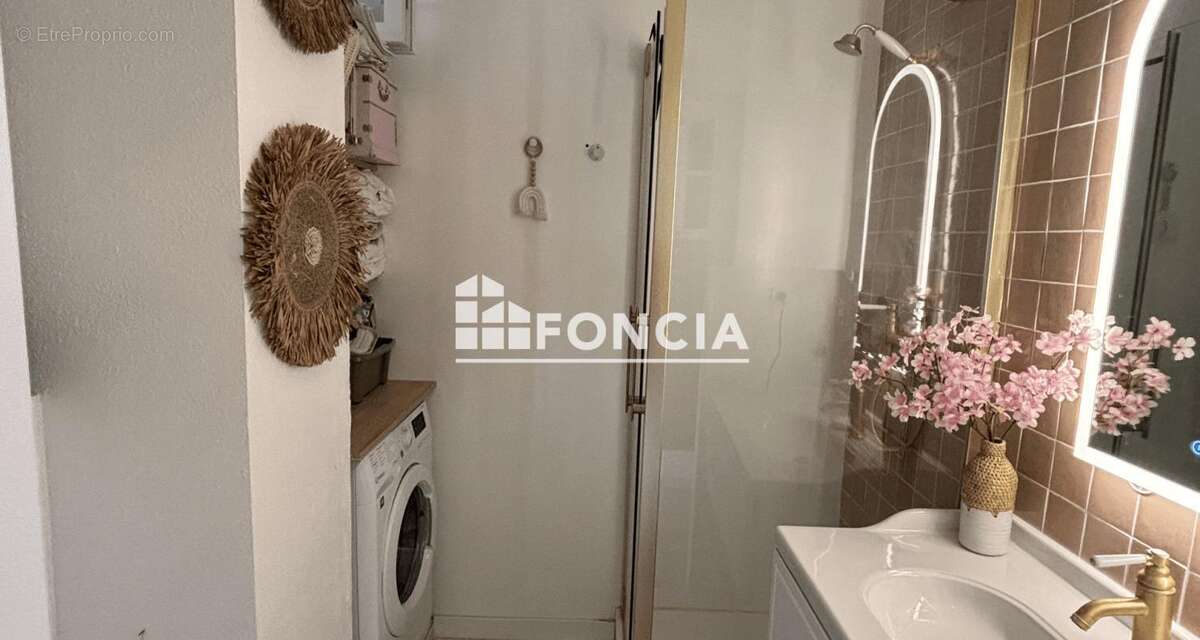 Lavandou : Coup de Coeur Charmant studio du 22m2 entièrement rénové au cœur du Lavandou - photo 4