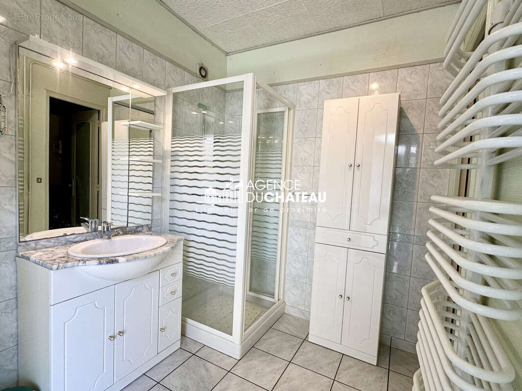 Maison 90 m² à Nandy  - photo 8