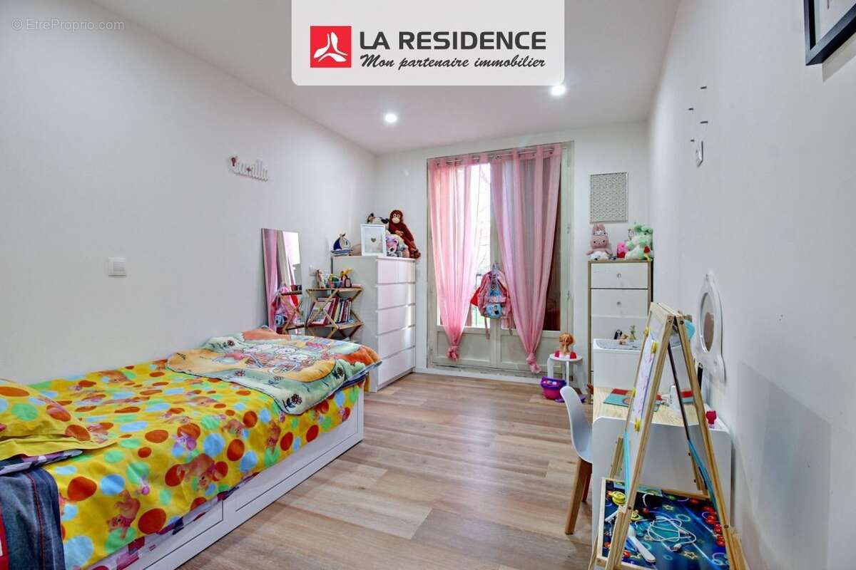 Appartement à SARTROUVILLE