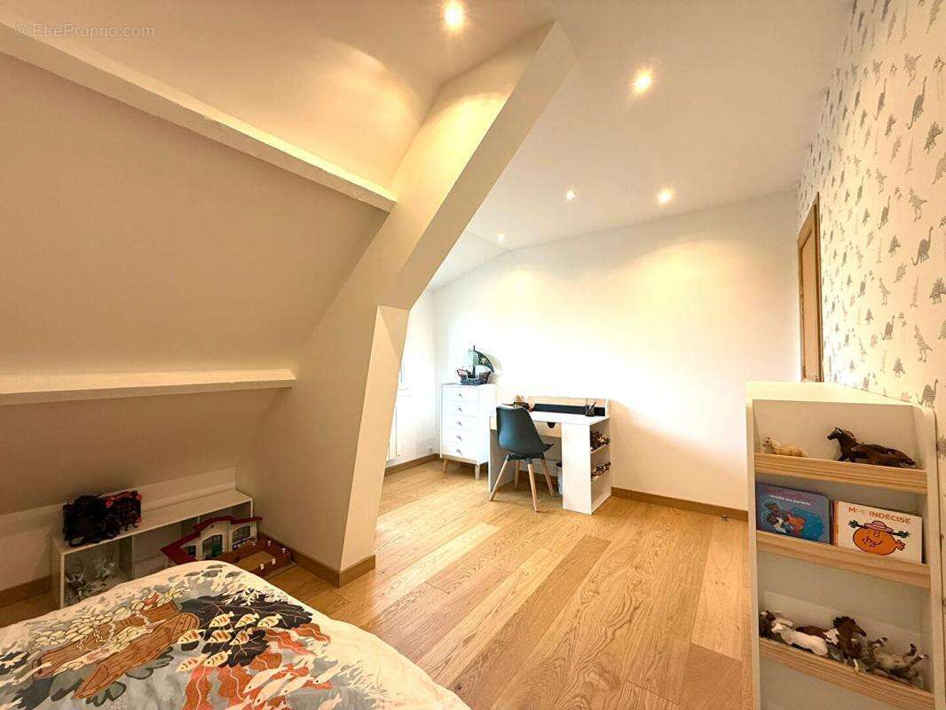 Maison à TREMBLAY-LES-VILLAGES