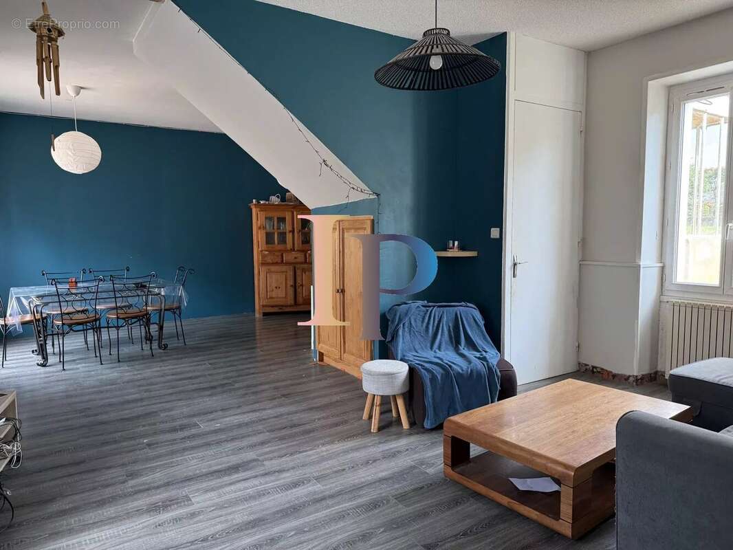 Maison à SAINT-JEAN-SAINT-MAURICE-SUR-LOIRE