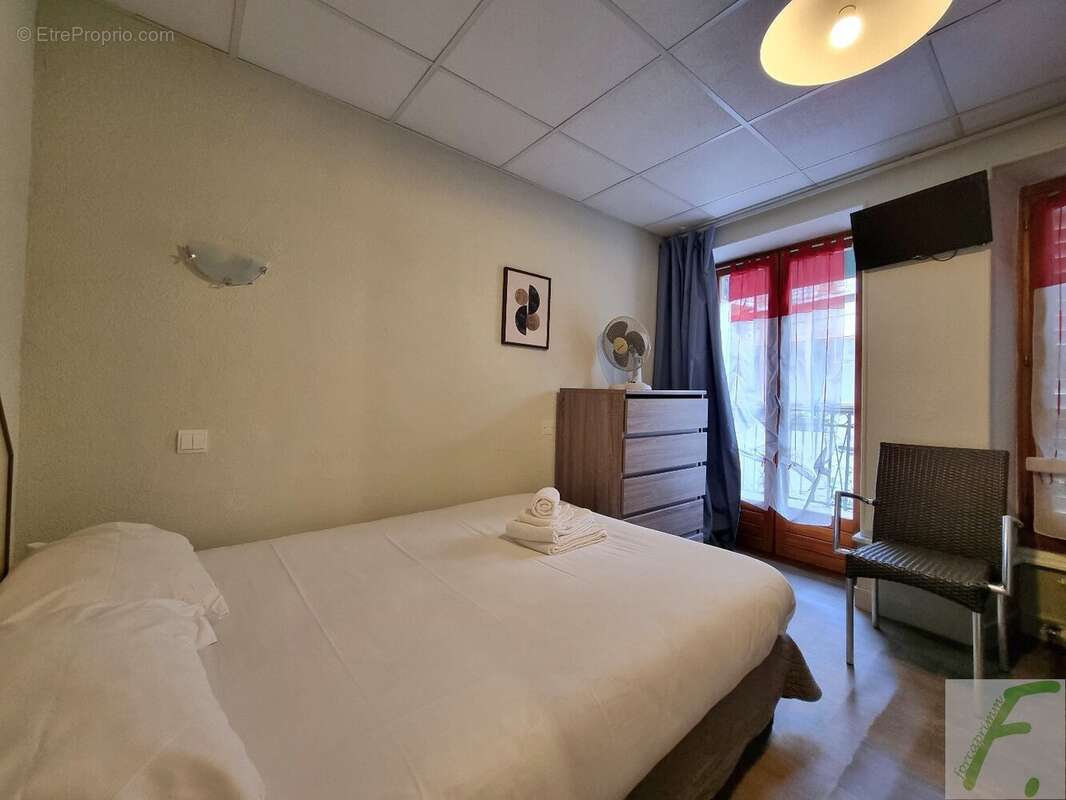 Commerce à AIX-LES-BAINS