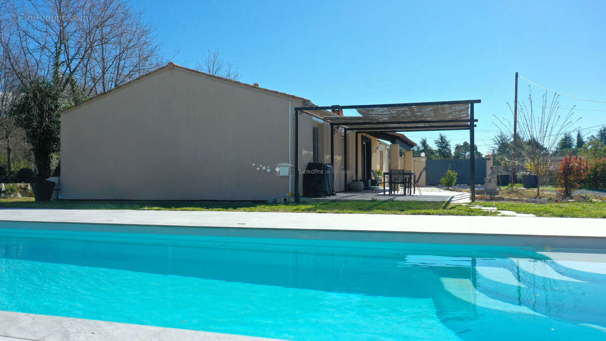 Maison à SAINT-CEZAIRE-SUR-SIAGNE