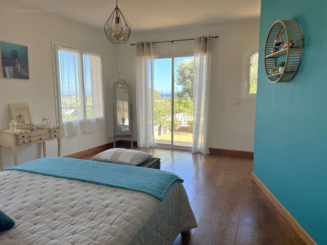 Maison à CARQUEIRANNE