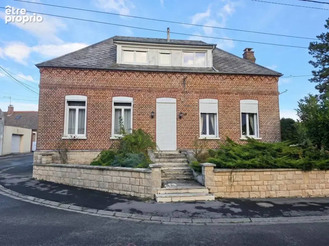 Maison individuelle avec atelier, dépendances et jardin clos - photo 1