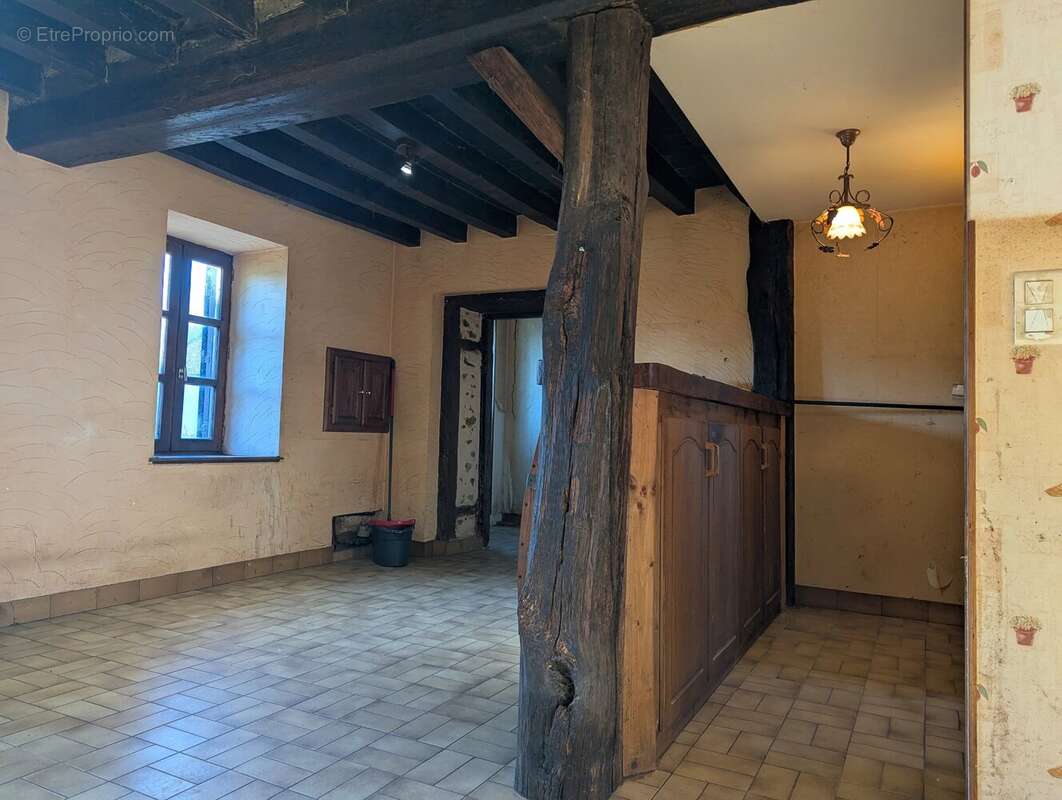 Appartement à COULONGES