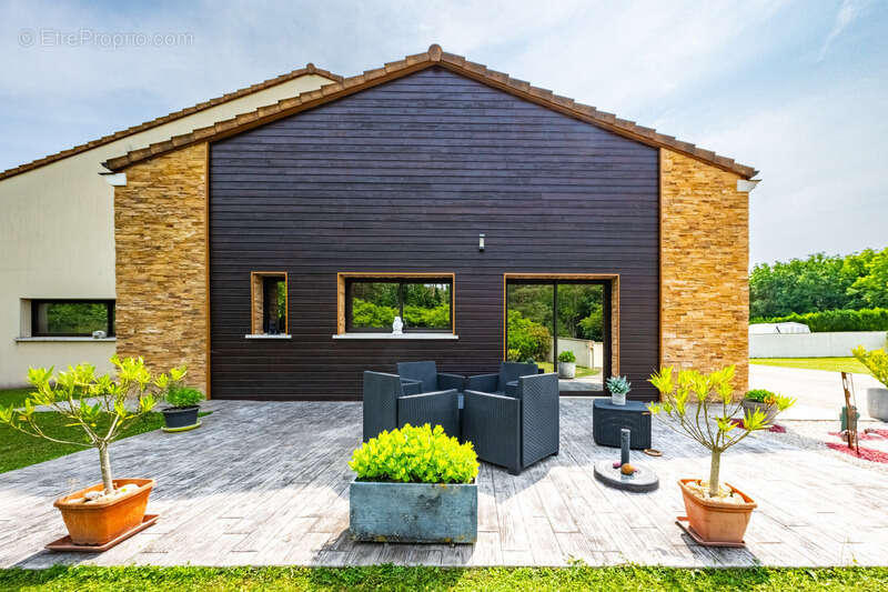 Maison à ARC-SUR-TILLE