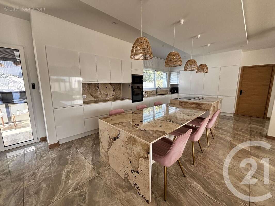 Maison à LABARTHE-SUR-LEZE