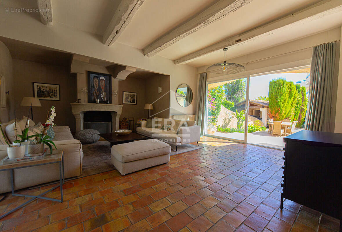 Maison à MANDELIEU-LA-NAPOULE