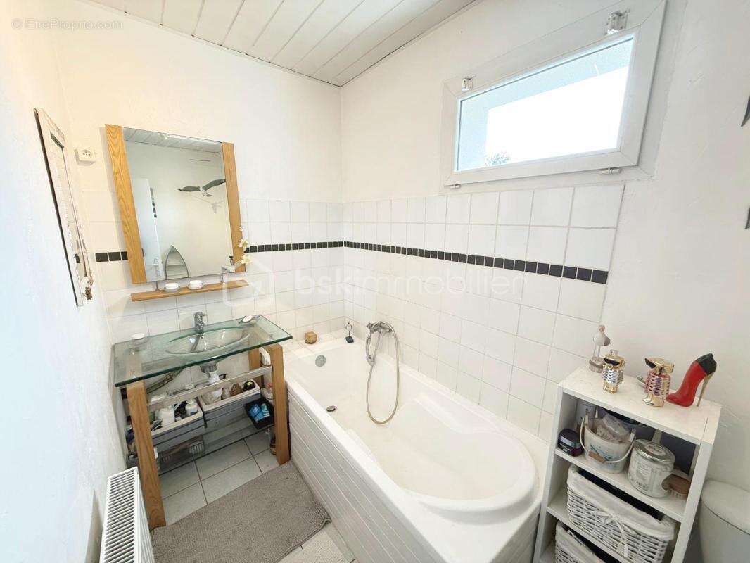 Maison à SAINTE-GENEVIEVE-DES-BOIS