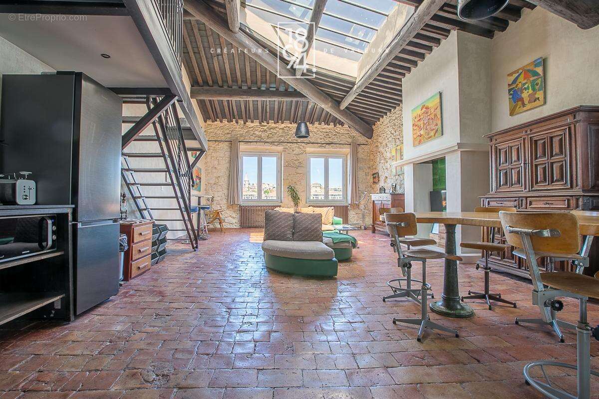 Appartement à MARSEILLE-7E