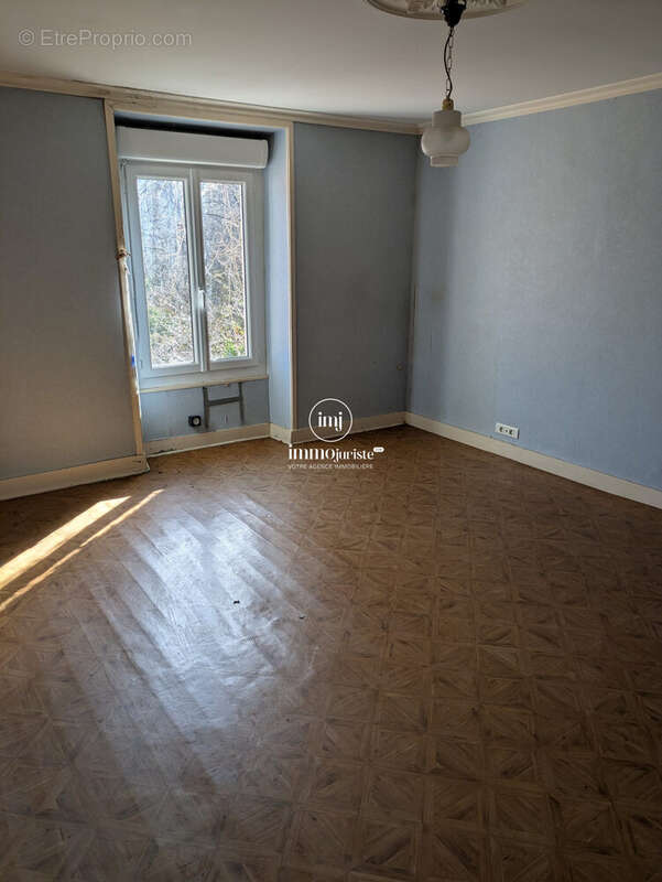 Appartement à SAILLAT-SUR-VIENNE