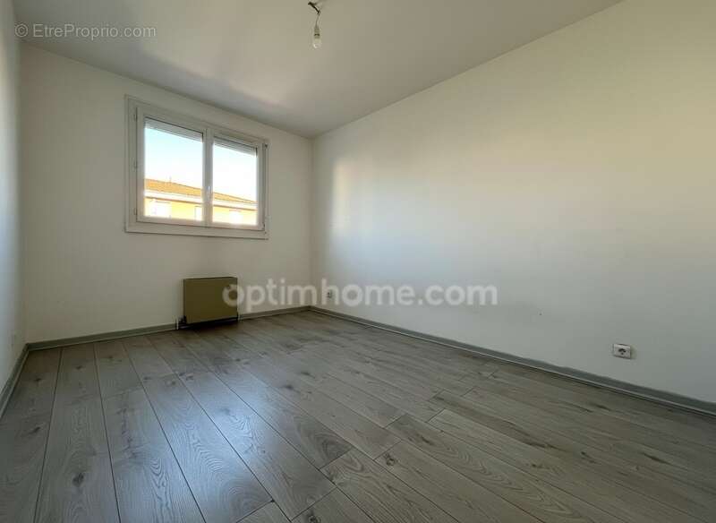 Appartement à MEYZIEU