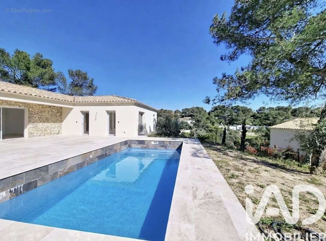Photo 2 - Maison à NIMES