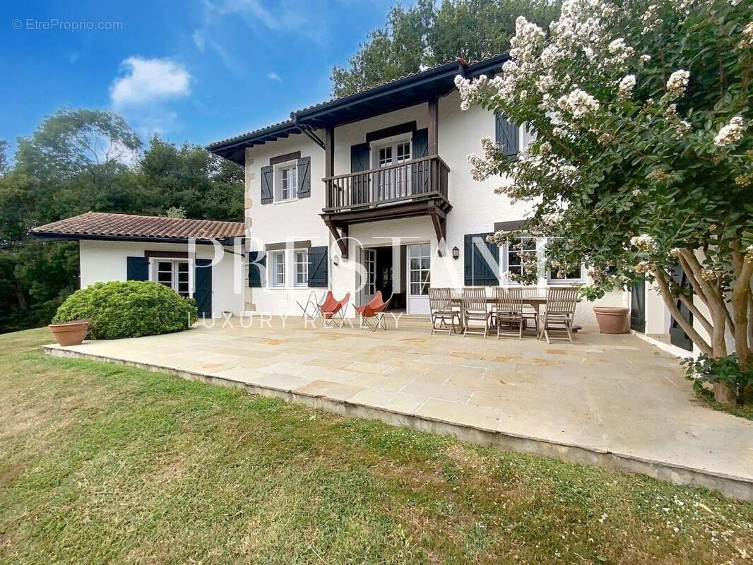 A vendre, Maison de charme 5 chambres vue dominante - photo 24