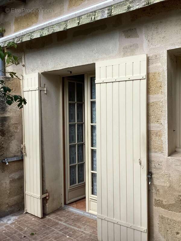 Maison à LES ARTIGUES-DE-LUSSAC