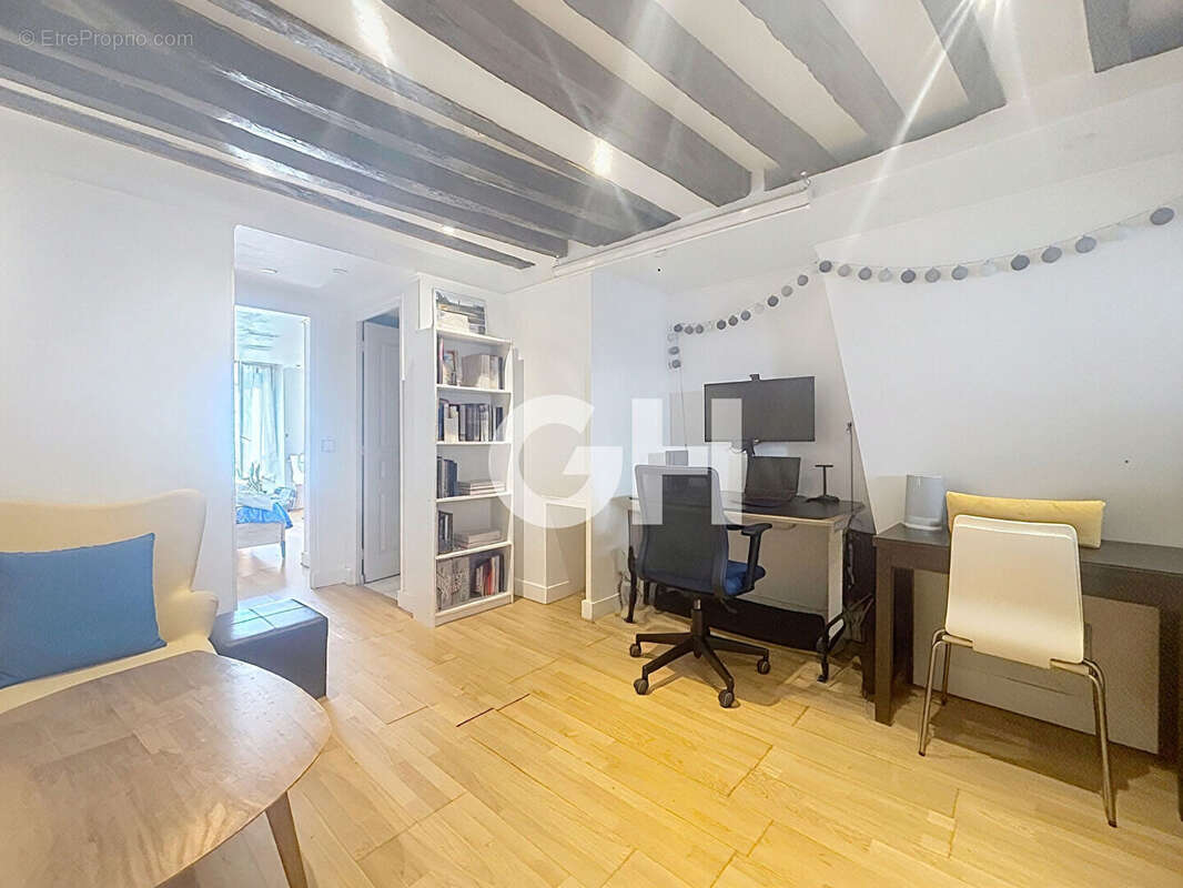 Appartement à PARIS-11E