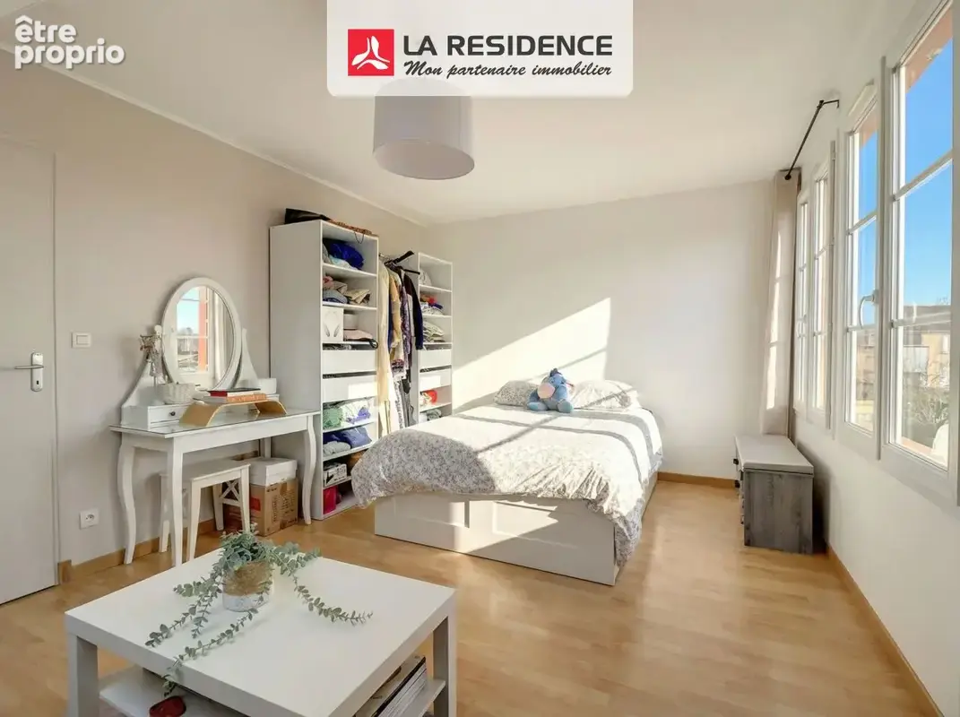 Maison 106 m² à La Chaussee-Saint-Victor  - photo 9