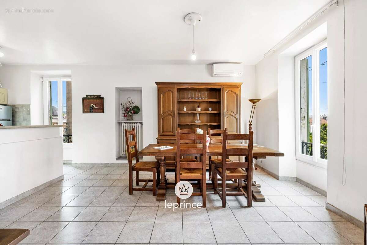 Maison à SAINT-LAURENT-DU-VAR