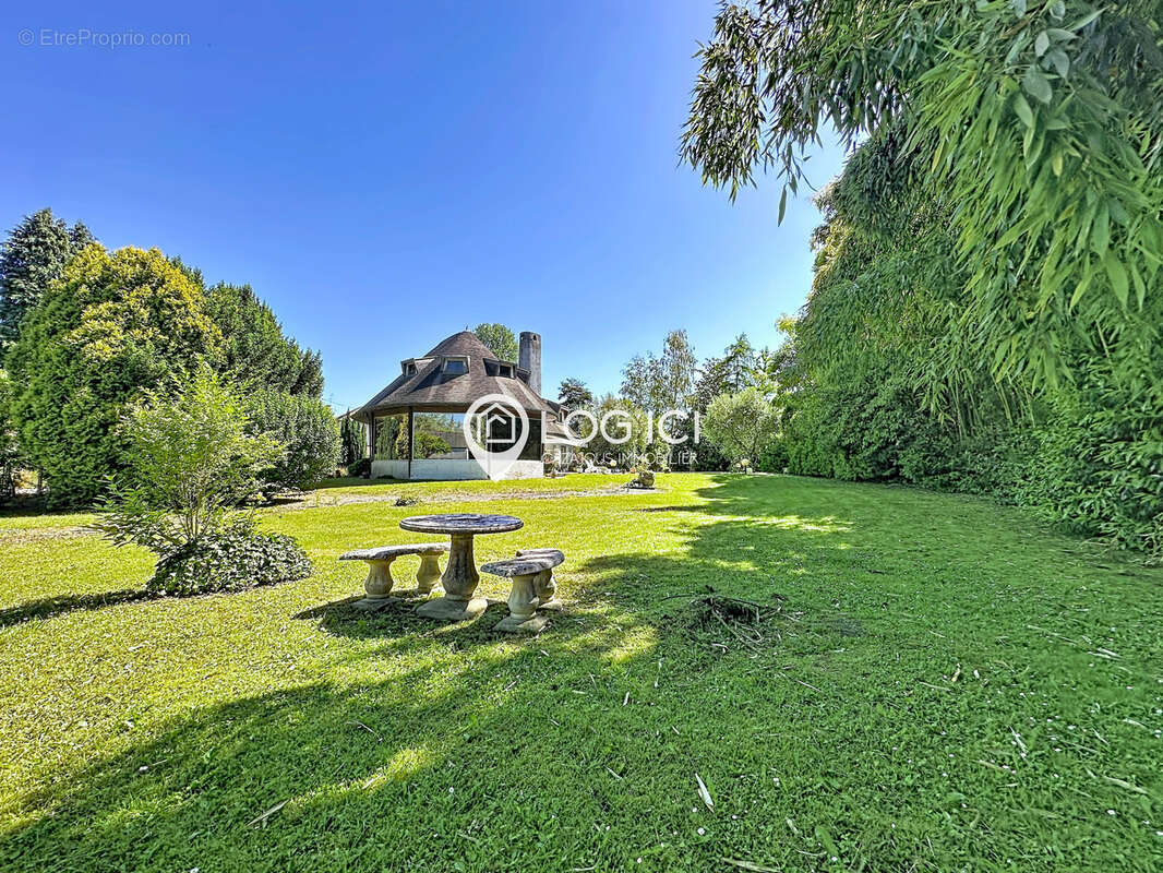 NAY - Vente Maison familiale atypique T9 sur 3 niveaux avec piscine - photo 2