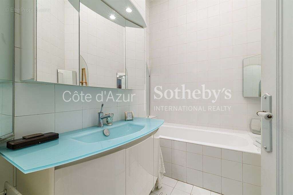 Nice Quai des États-Unis appartement 2 pièces face mer en exclusivité - photo 10