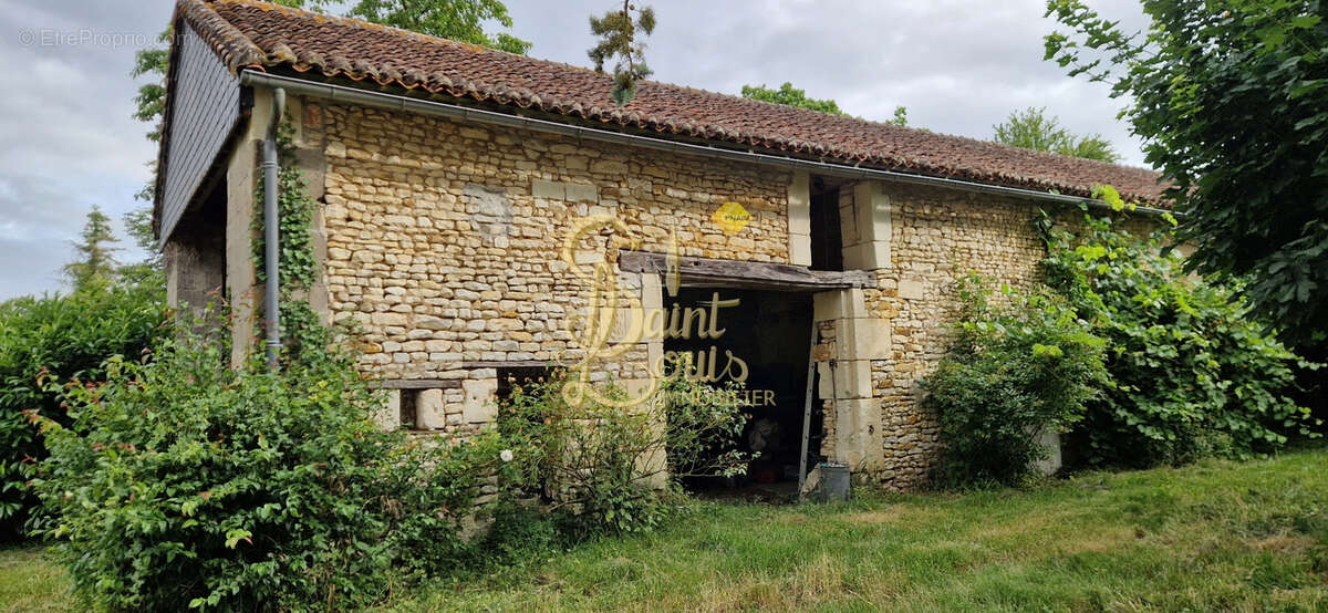 Ancien relais de poste 5 chambres et piece de reception de 120 m2 en bords de riviere - photo 18