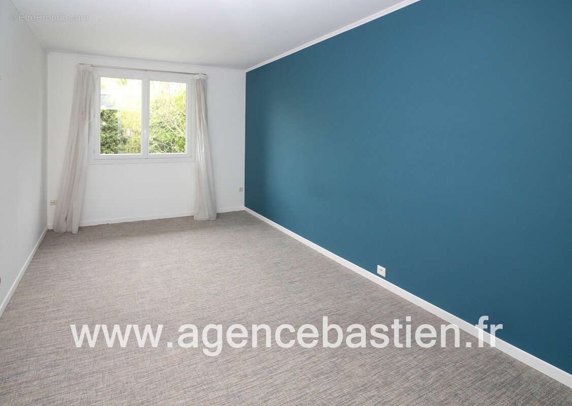 Maison à SAINT-GENIS-POUILLY