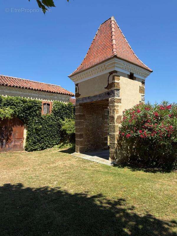 Maison à VILLENEUVE-DE-MARSAN
