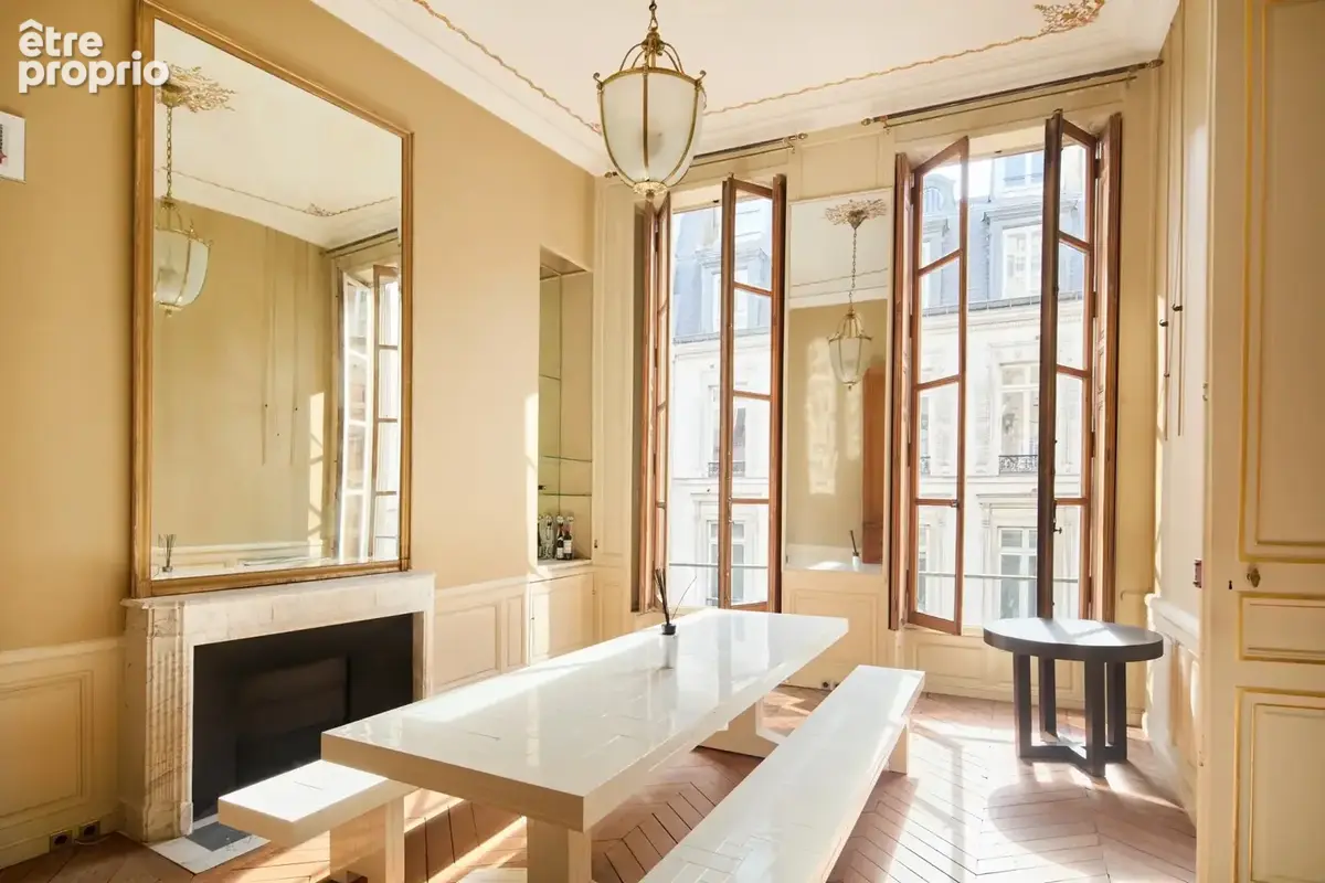 Un appartement de collection à deux pas de l'Hôtel Drouot - photo 3