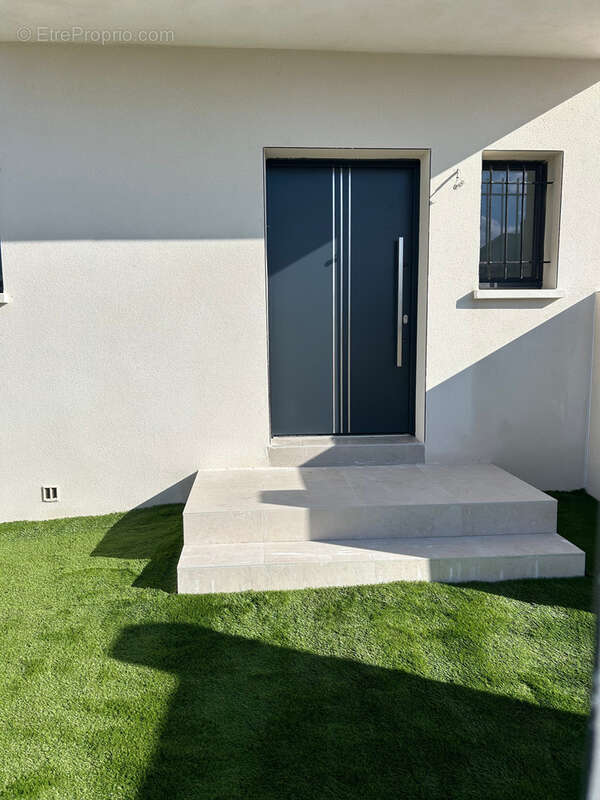 Maison à LA CALMETTE